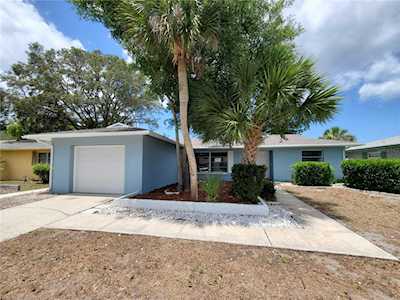 2525 W Bramblewood Dr Clearwater, FL 33763