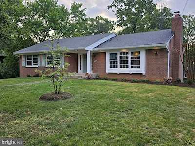 7405 Gatewood Ct Alexandria, VA 22307