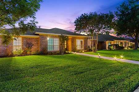 2261 Bunker Hill Circle Plano, TX 75075