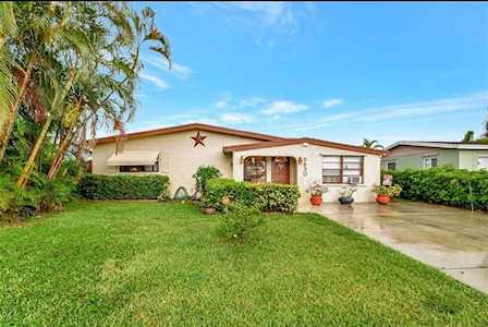 5630 S 38th St Greenacres, FL 33463