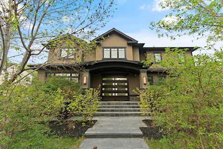 434 29 Ave NE Calgary, AB T2E 2C5