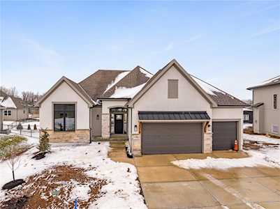 9264 Barth St Lenexa, KS 66227