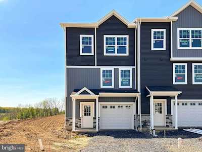 124 Highpoint Park Dr Pleasant Gap, PA 16823
