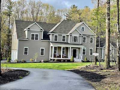 21 Gibbs Rd Berlin, MA 01503