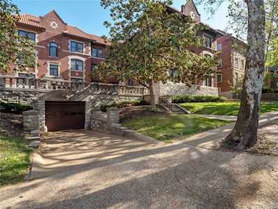 7515 Buckingham Dr Clayton, MO 63105