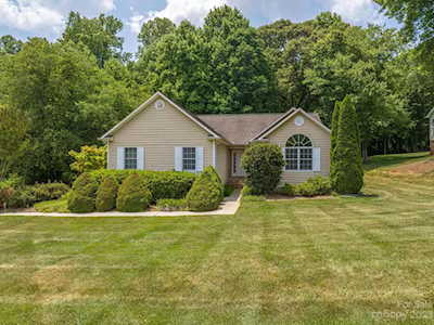 409 Mooreland Dr NE Conover, NC 28613