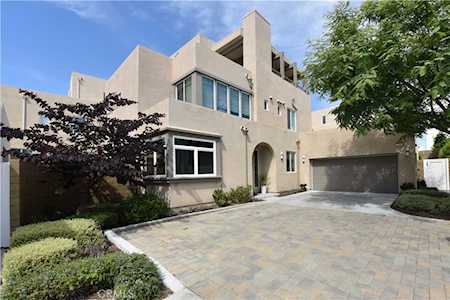 114 Cultivate Irvine, CA 92618