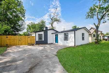 4818 Otterbury Dr Houston, TX 77039