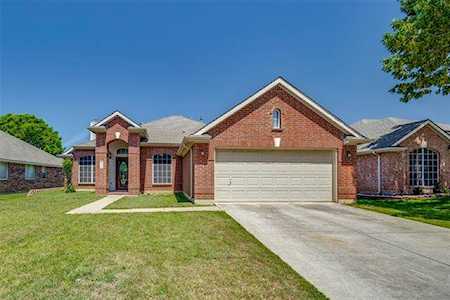 2713 Hollow Ridge Drive Denton, TX 76210