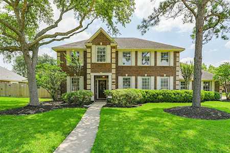 2409 San Augustine Ln Friendswood, TX 77546