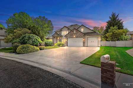 769 E Whitehall St Meridian, ID 83642-7429