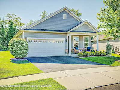 15 Comtois Rd Manalapan, NJ 07726