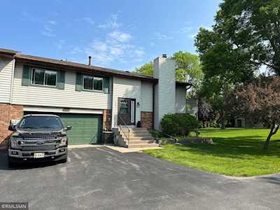 3965 Gershwin Avenue N Oakdale, MN 55128