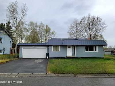 4742 Eagle St Anchorage, AK 99503