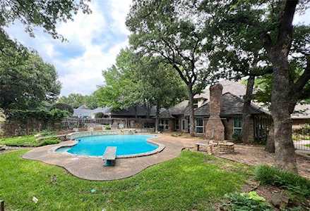 4922 Bridgewater Drive Arlington, TX 76017