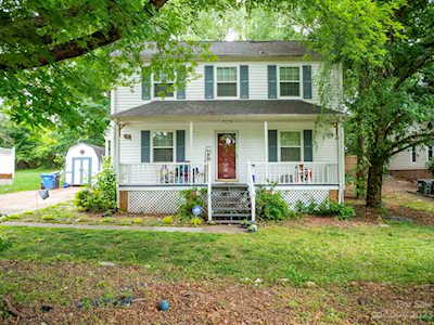 9806 Standing Wood Ct Charlotte, NC 28227