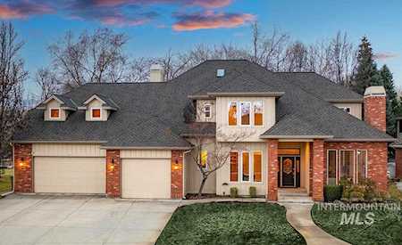 2711 N Lakeharbor Ln Boise, ID 83703