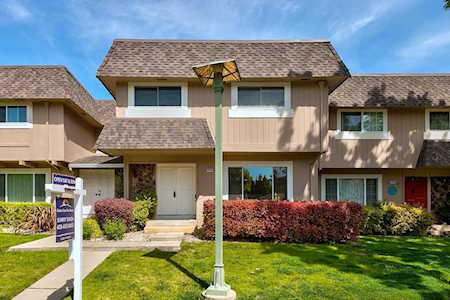10093 Amador Oak Ct CUPERTINO, CA 95014