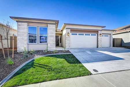 1689 Wadsworth Circle Roseville, CA 95747