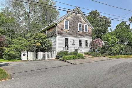 65 Walnut Rd Barrington, RI 02806