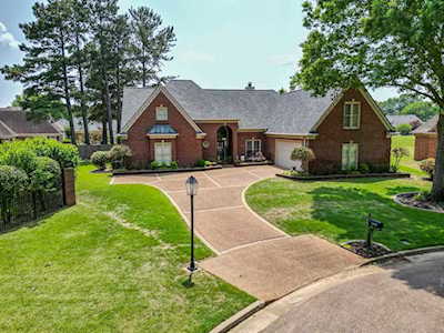 10349 Altona Cv Collierville, TN 38017