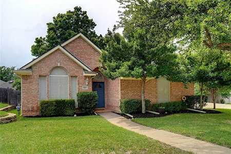 8613 Twisted Oaks Way North Richland Hills, TX 76182