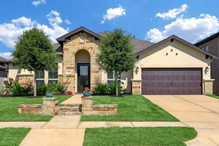 808 Galloway Mist Ln Friendswood, TX 77546