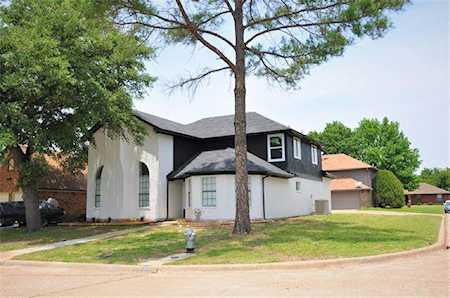 909 Valleygreen Drive Arlington, TX 76017
