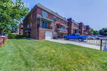 249 Bay 35th St Brooklyn, NY 11214