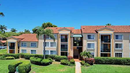135 Yacht Club Way #204 Hypoluxo, FL 33462