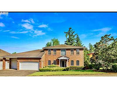 6483 SE Norma CIR Milwaukie, OR 97267