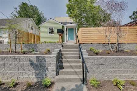 8053 12th Ave NW Seattle, WA 98117
