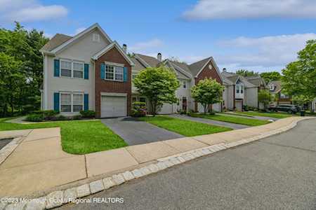 28 Painted Wagon Rd Holmdel, NJ 07733