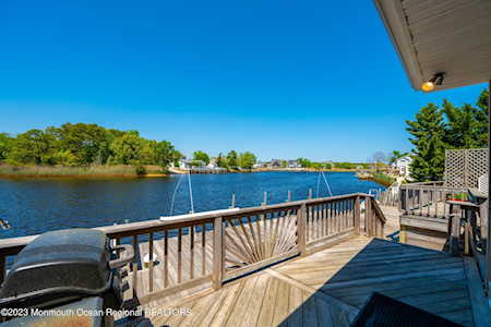 630 Fairview Ln Forked River, NJ 08731