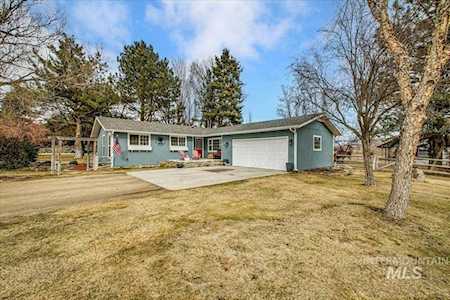 4032 N Ballantyne Ln Eagle, ID 83616