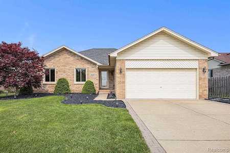 49187 Berkshire Chesterfield, MI 48047