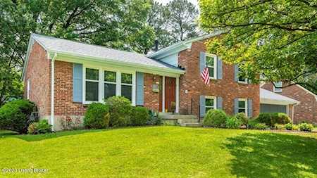 2607 Garden Lake Ln Louisville, KY 40220