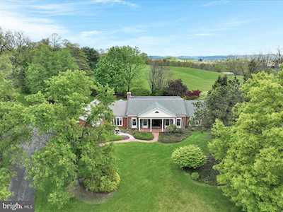212 Sherwood Dr Reading, PA 19606