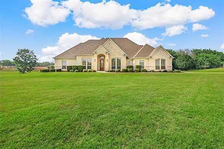 8505 Mill Creek Court Burleson, TX 76028