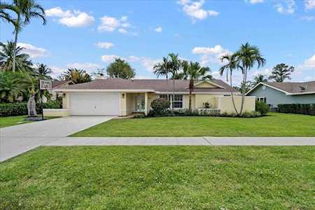 854 Blueberry Drive Wellington, FL 33414