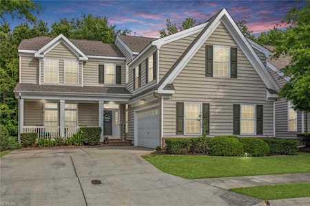 2018 Queens Point Dr Suffolk, VA 23434