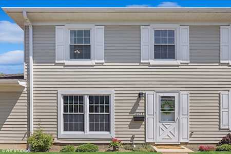 1605 Woodcutter Ln #B Wheaton, IL 60189