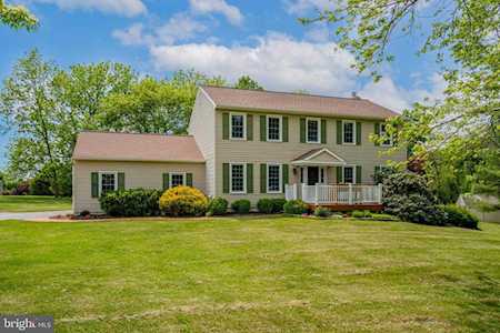 16 Seabury Ln Downingtown, PA 19335