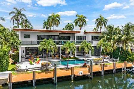 2816 NE 25th Street Fort Lauderdale, FL 33305