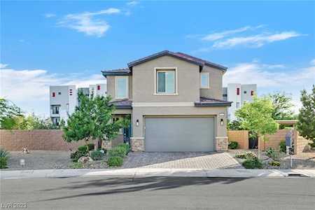 1013 Bluebell Brook St Henderson, NV 89052