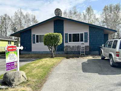 5136 Lionheart Dr Anchorage, AK 99508