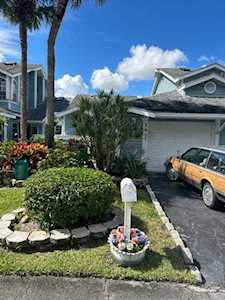 3805 E Island Club Circle Lake Worth, FL 33462