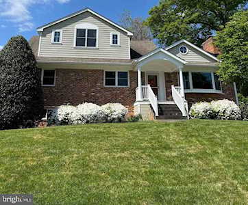 1804 Susquehannock Dr Mclean, VA 22101