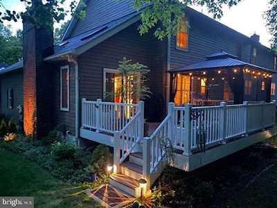 2581 Hidden Cove Rd Annapolis, MD 21401