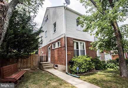 2219 Sweetbriar Dr Alexandria, VA 22307